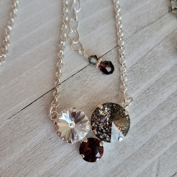 Austrian Crystal Cluster Pendant Necklace in Shiny Silver - Picture 4 of 10